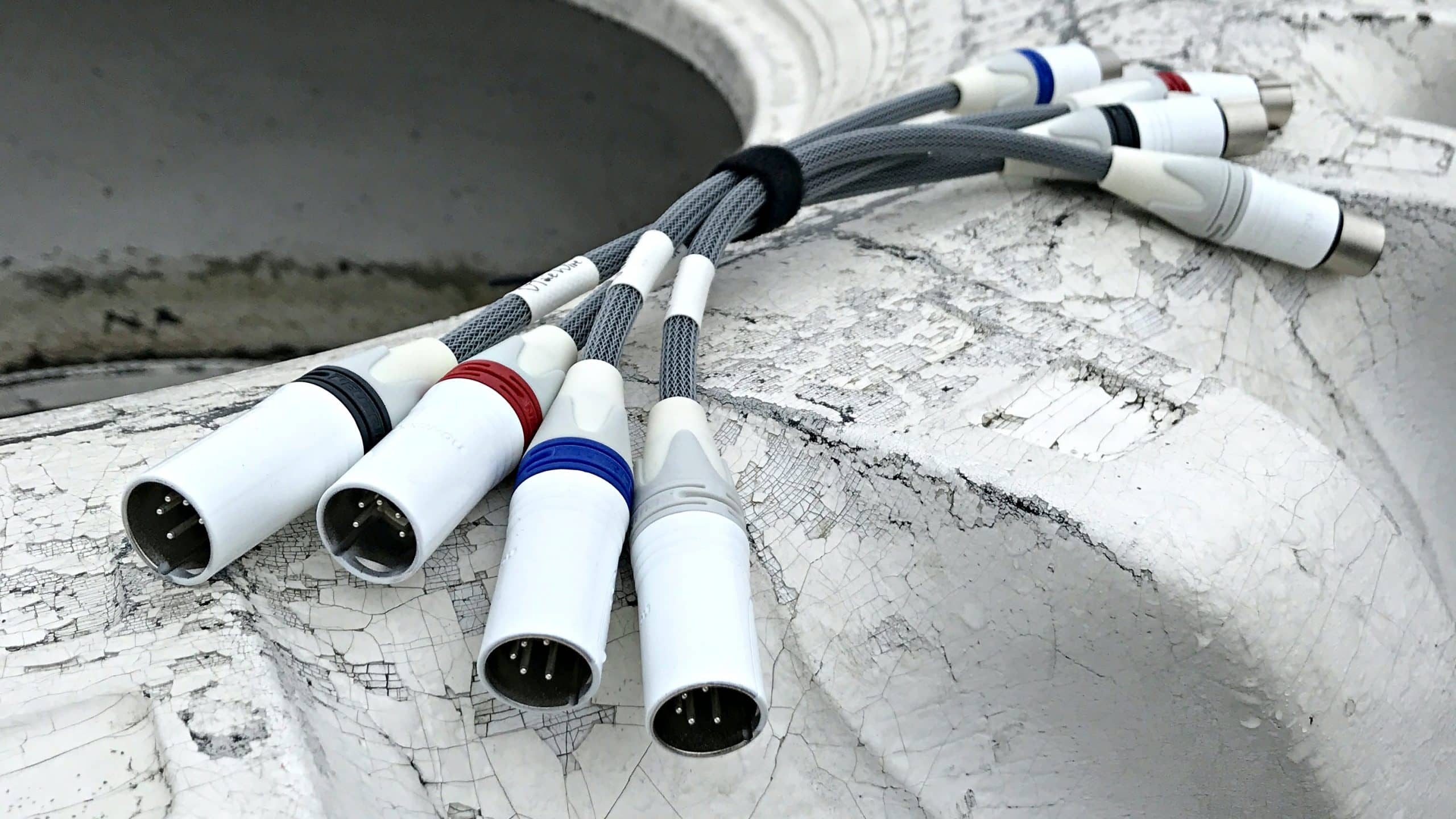 SDI & DMX Cables photo